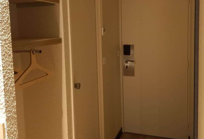 בית מלון כפרי Ibis Budget Antony Massy Rénové 2024