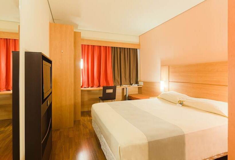 Отель Ibis Canoas Shopping