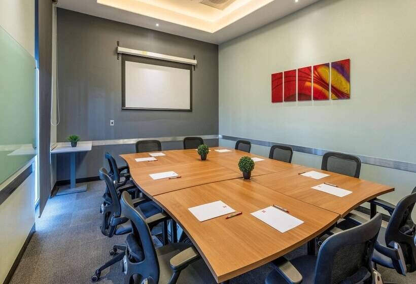 Отель Ibis Queretaro