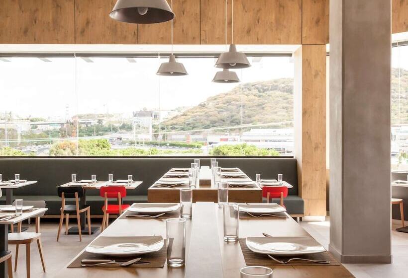 Отель Ibis Queretaro