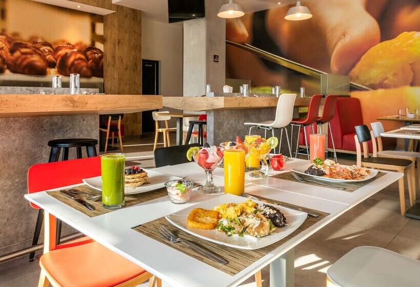 Отель Ibis Queretaro