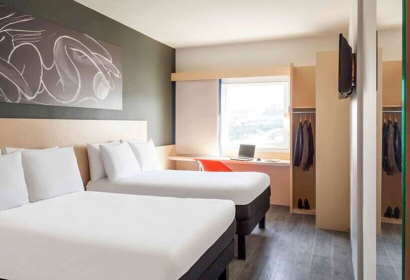 Отель Ibis Queretaro
