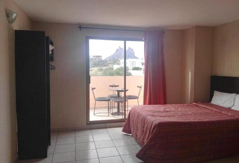 Los Jitos Hotel & Suites