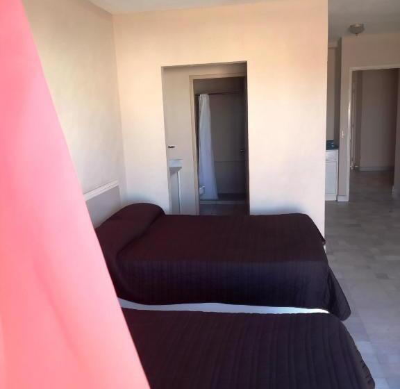 Los Jitos Hotel & Suites