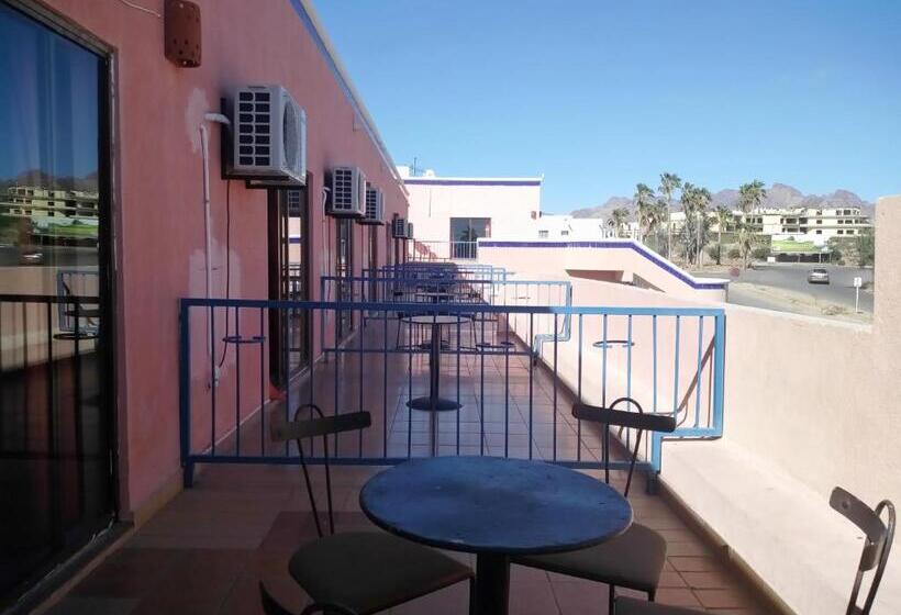 Los Jitos Hotel & Suites