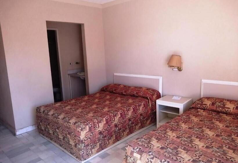 Los Jitos Hotel & Suites