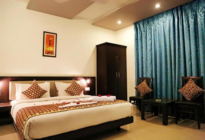 호텔 Narayans Leela Inn