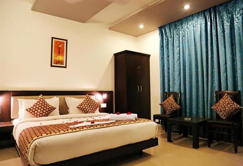 호텔 Narayans Leela Inn