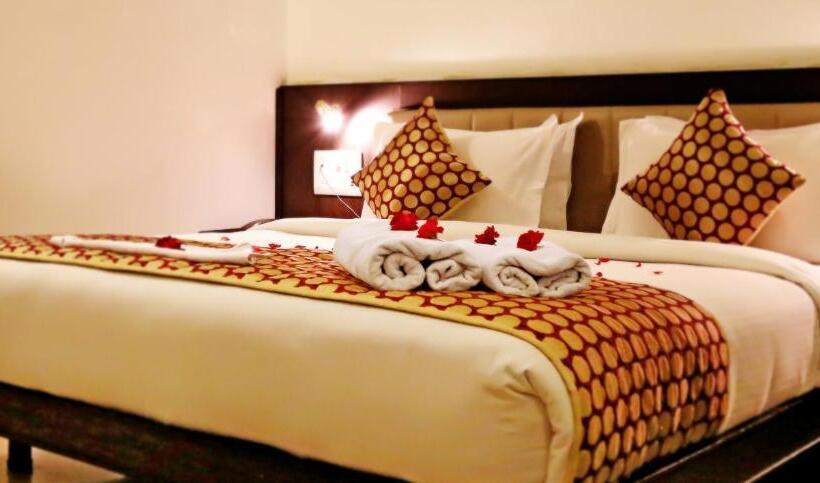 호텔 Narayans Leela Inn