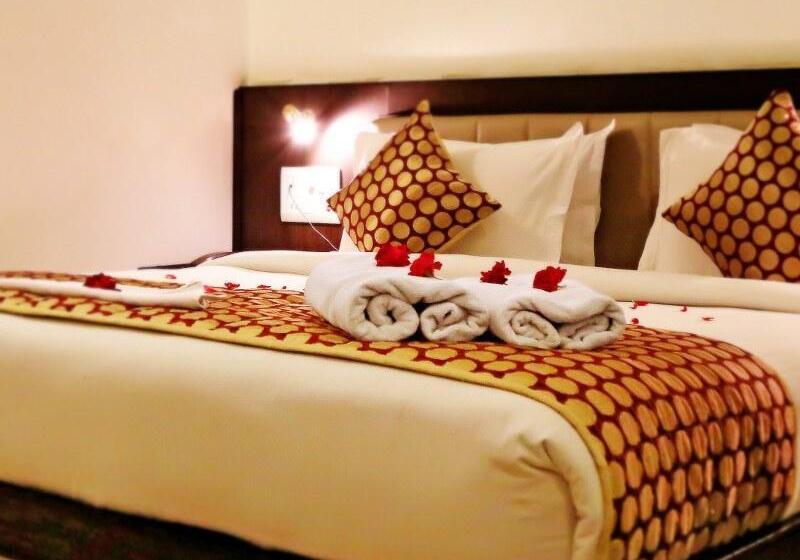 호텔 Narayans Leela Inn