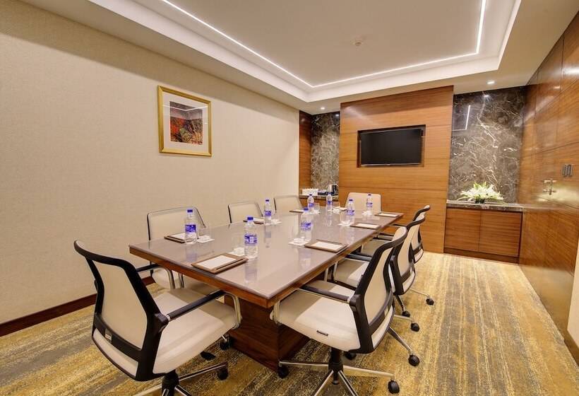 Niranta Airport Transit Hotel & Lounge Terminal 2 Arrivals