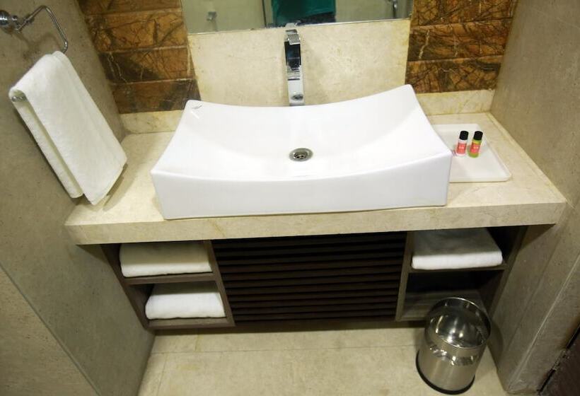 Hotel Oyo Premium Children Park Sardarpura