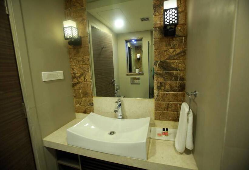 Hotel Oyo Premium Children Park Sardarpura