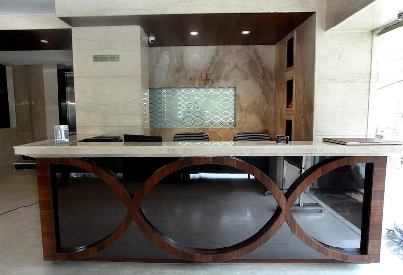 Hotel Oyo Premium Children Park Sardarpura