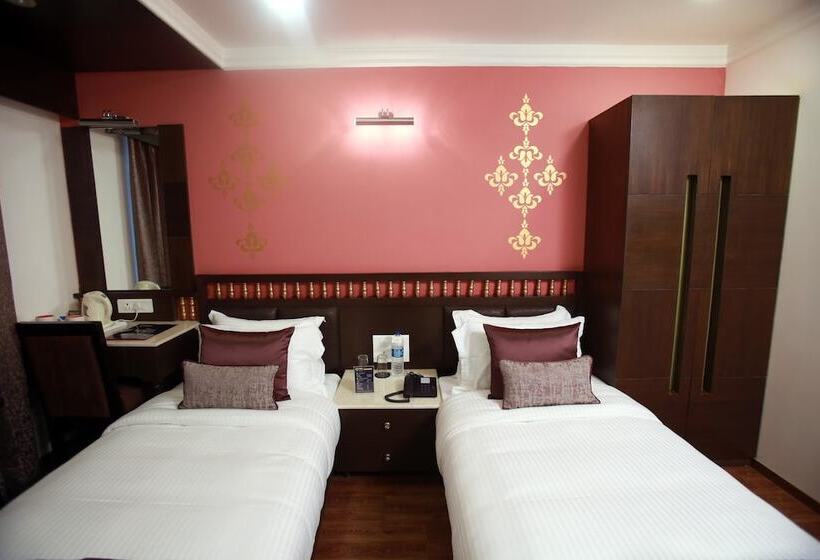 Hotel Oyo Premium Children Park Sardarpura