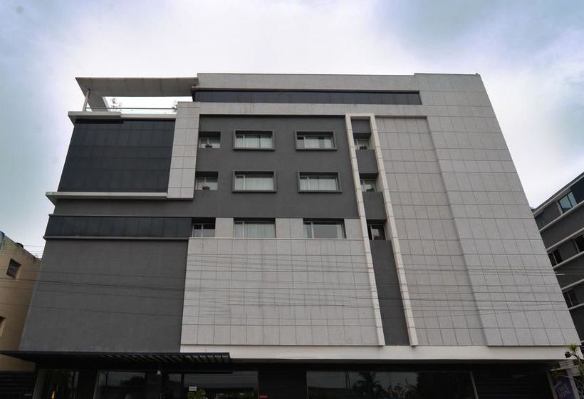 酒店 Oyo Premium Ramavarappadu Circle