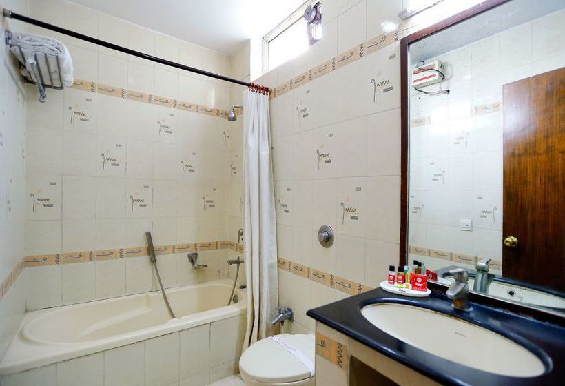 Отель Treebo Trend Grand Plaza Nampally