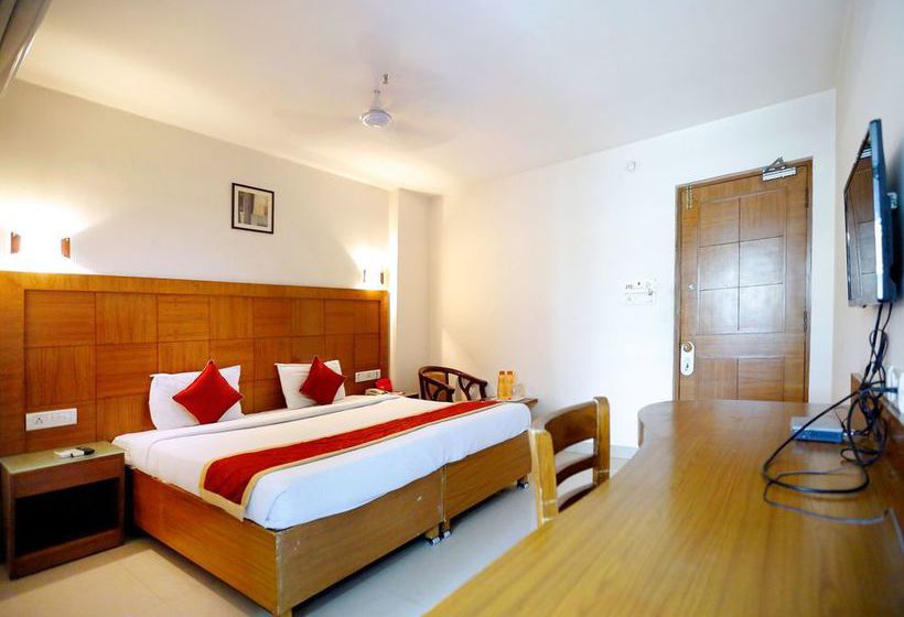 Отель Treebo Trend Grand Plaza Nampally
