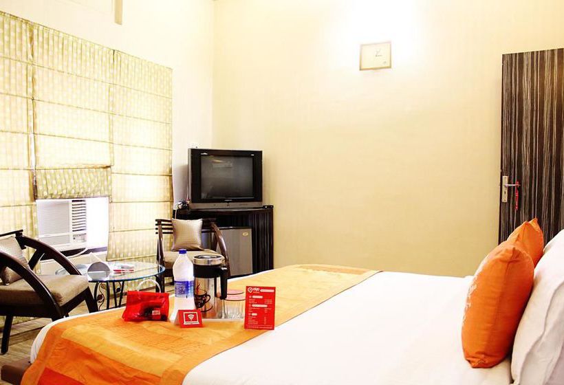 فندق Oyo Rooms Nangli Circle