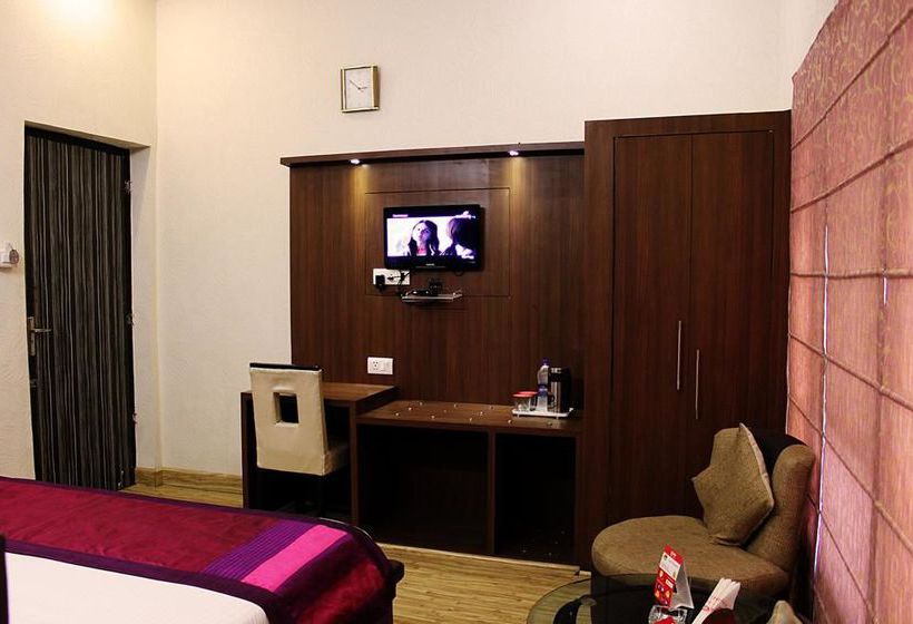 فندق Oyo Rooms Nangli Circle