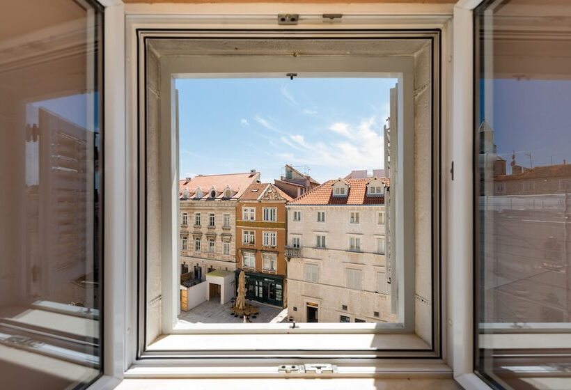 Palace Suites Heritage Hotel Adults Only