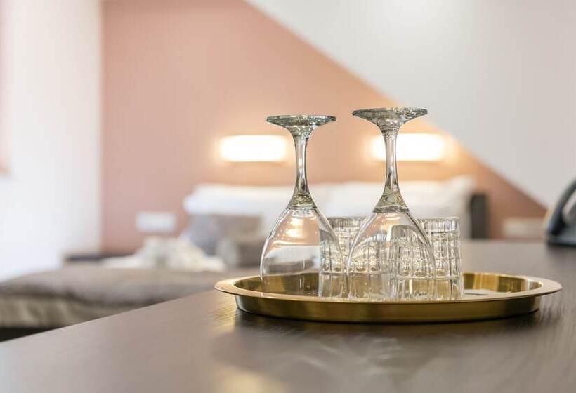 Palace Suites Heritage Hotel   Adults Only