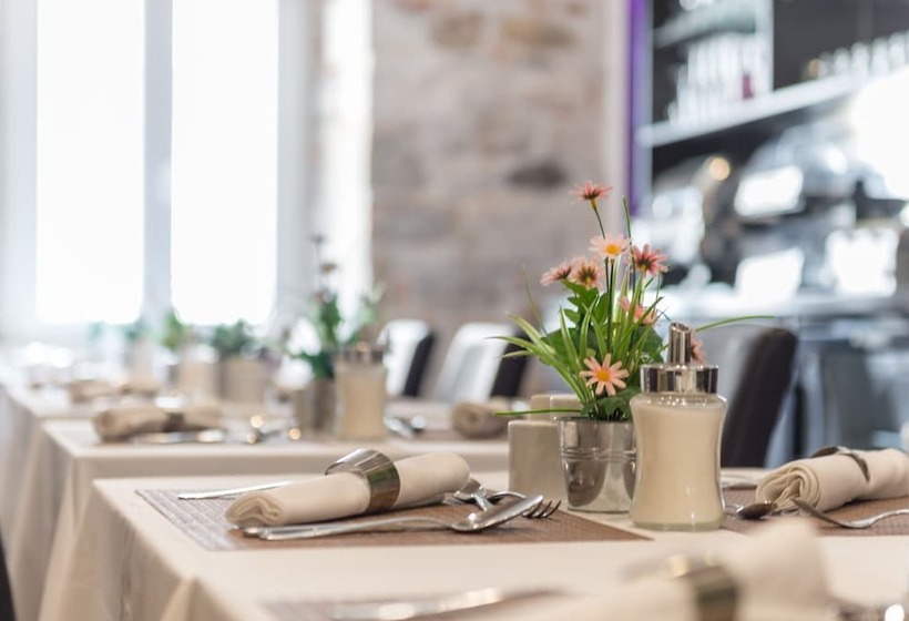 Palace Suites Heritage Hotel Adults Only