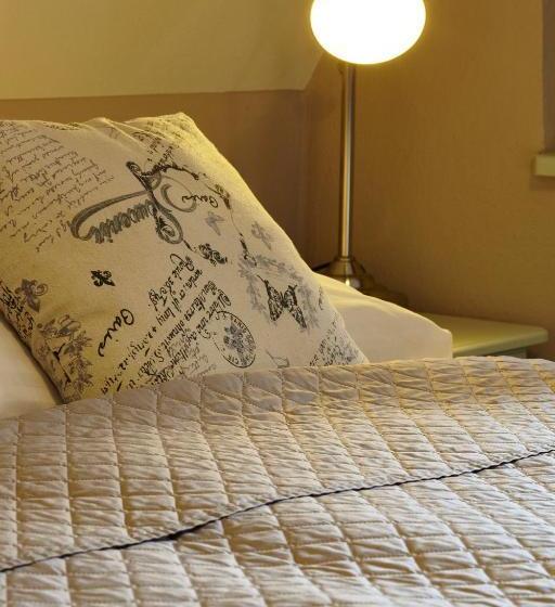 هتل Penzion Kostnický Dům