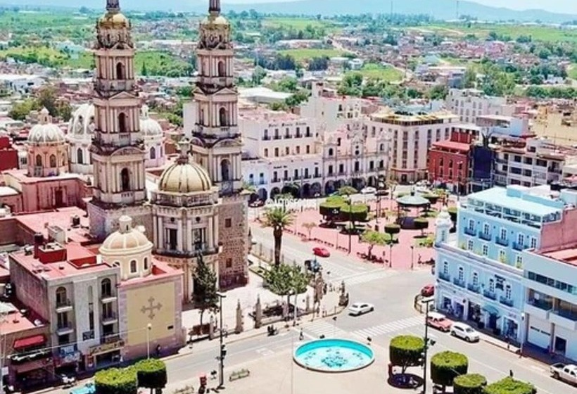 فندق Plaza Centro