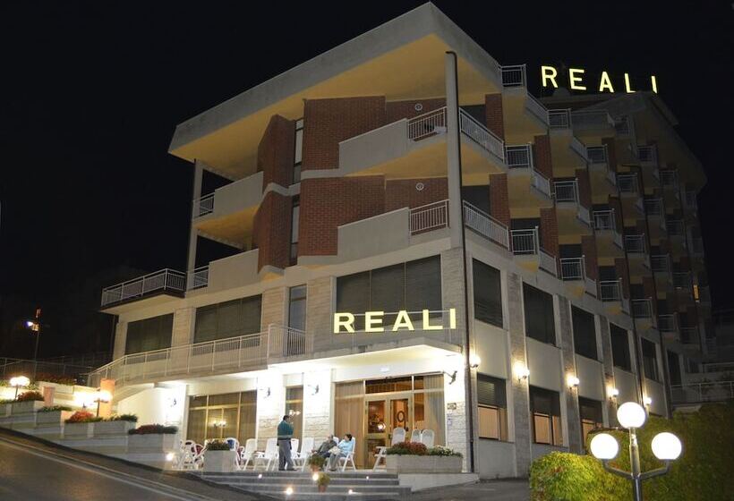 호텔 Reali