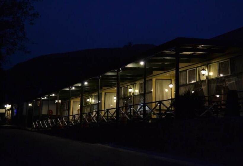 בית מלון כפרי The Royal