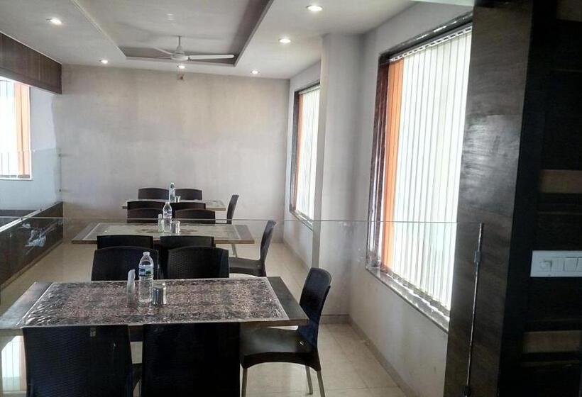 فندق Sai Ramanand