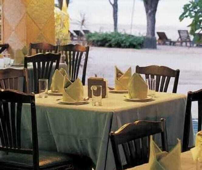 فندق Samroiyod Holiday Resort