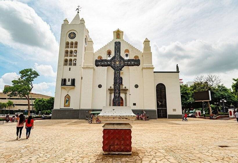 هتل Premier Inn Tuxtla