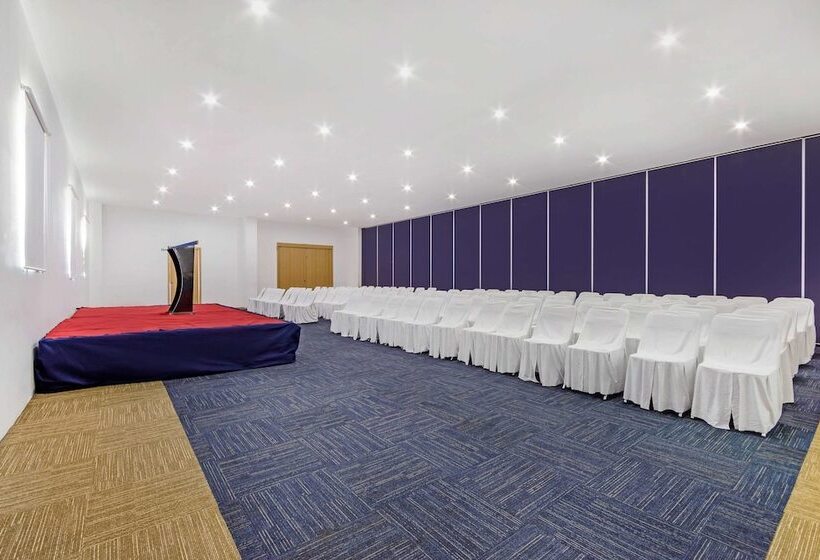 هتل Premier Inn Tuxtla