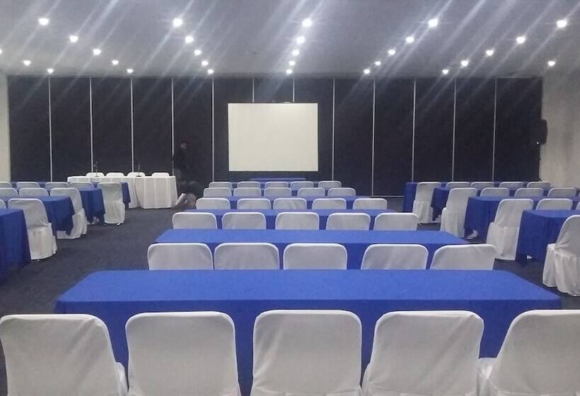 هتل Premier Inn Tuxtla