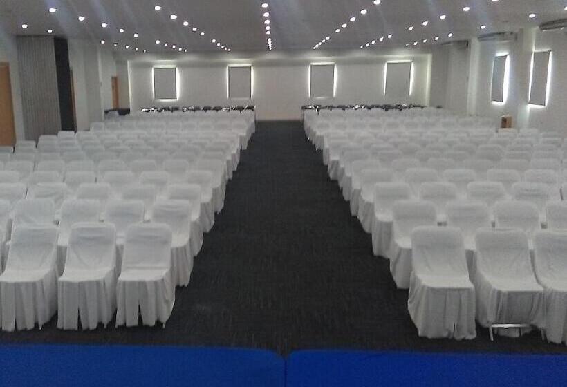 هتل Premier Inn Tuxtla