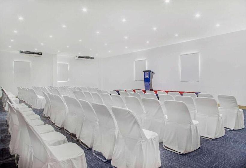 هتل Premier Inn Tuxtla