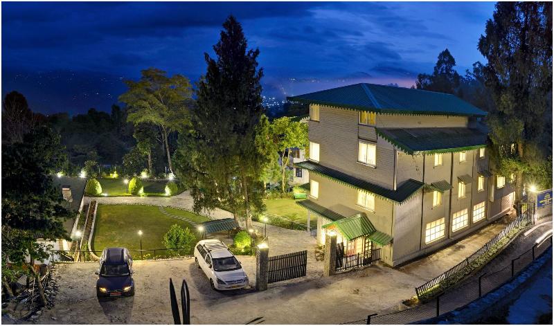 酒店 Summit Barsana Resort & Spa