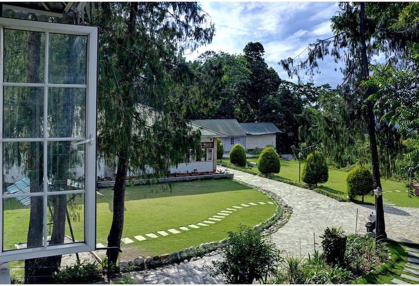 酒店 Summit Barsana Resort & Spa