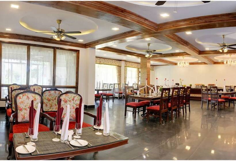 酒店 Summit Barsana Resort & Spa