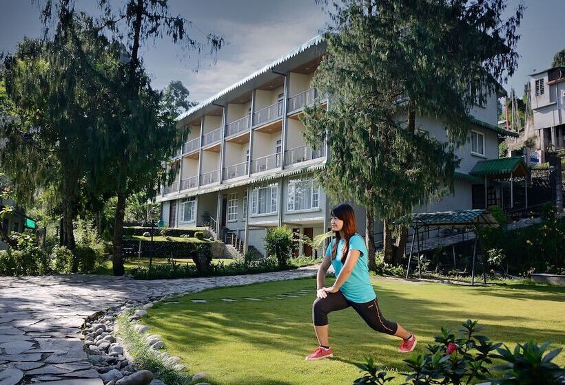 酒店 Summit Barsana Resort & Spa