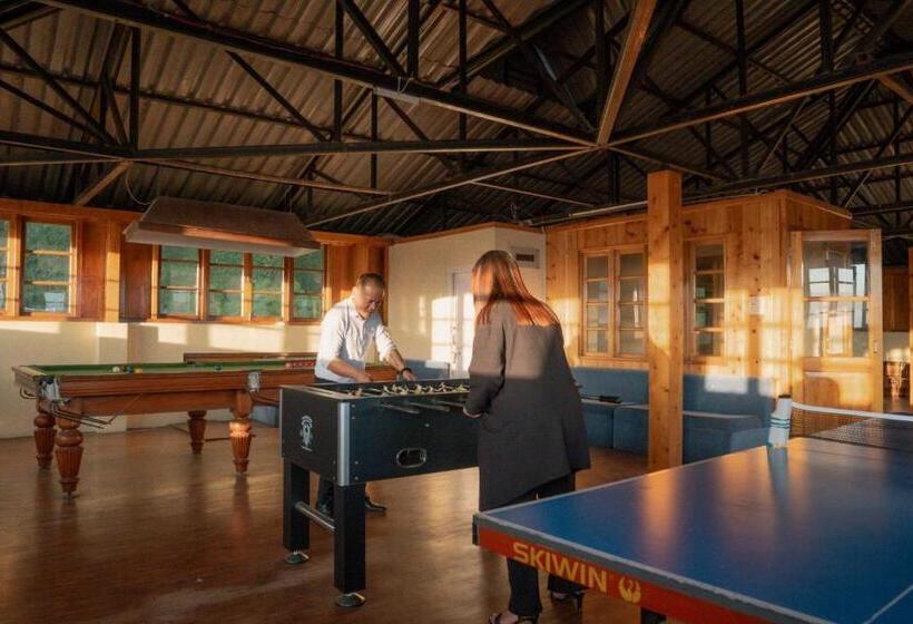 ホテル Summit Namnang Courtyard & Spa Near Mg Marg