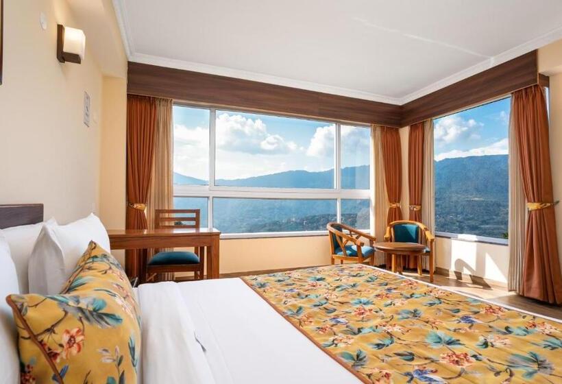 ホテル Summit Namnang Courtyard & Spa Near Mg Marg