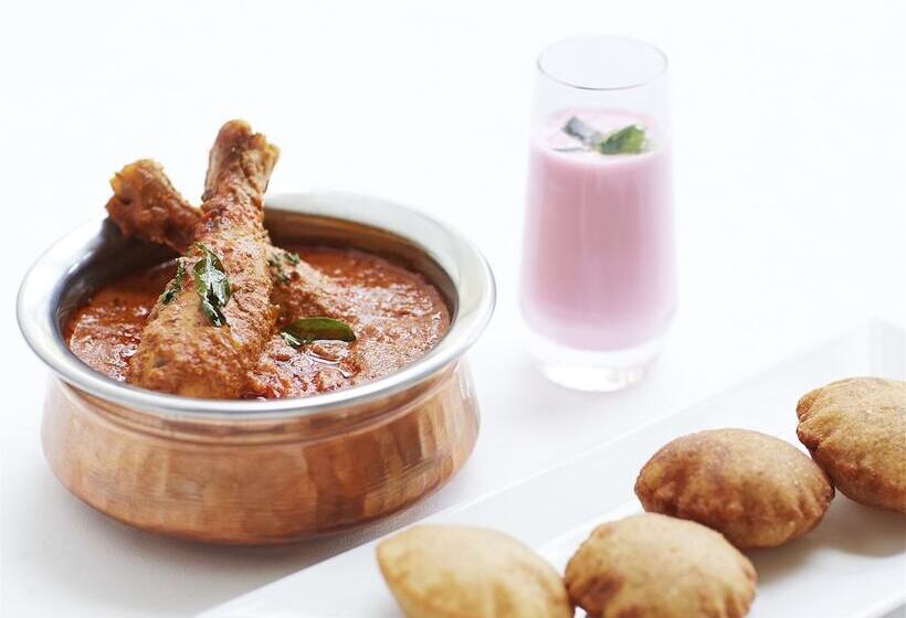 هتل Taj Santacruz