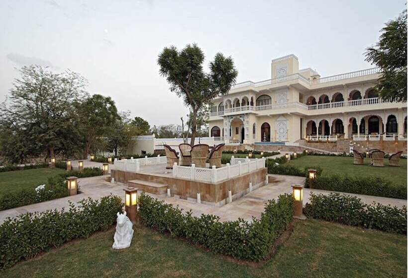 فندق Talaibagh Palace