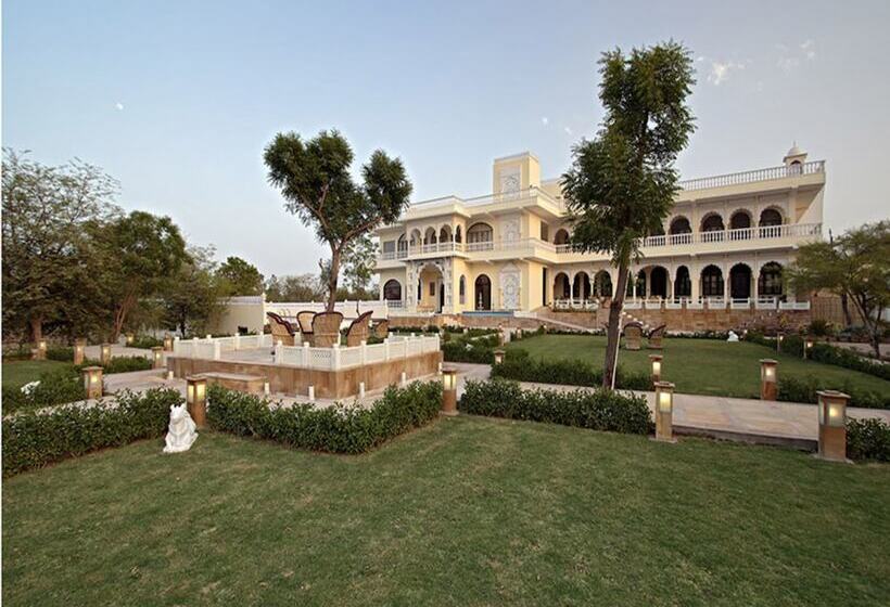 فندق Talaibagh Palace