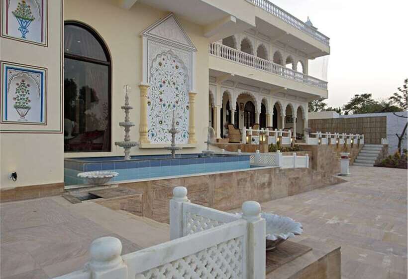 فندق Talaibagh Palace