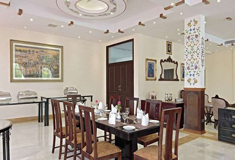 فندق Talaibagh Palace