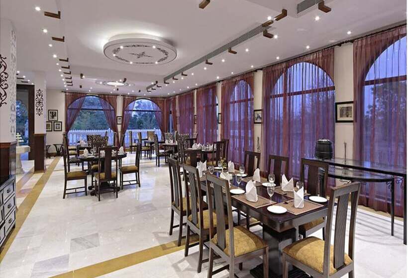 فندق Talaibagh Palace